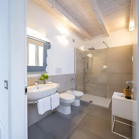 Casa Leone 부게루